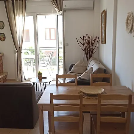 St George In Mouries Dionisiou דירה